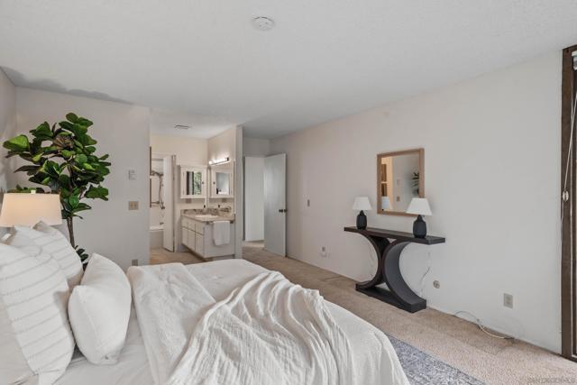 190 Del Mar Shores Ter, Solana Beach, California 92075, 2 Bedrooms Bedrooms, ,2 BathroomsBathrooms,Condominium,For Sale,Del Mar Shores Ter,250035827SD