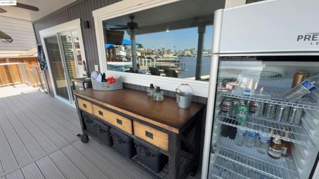 4911 Cabrillo Pt, Discovery Bay CA: https://media.crmls.org/mediaz/54c40168-5ac3-4e4f-ad59-9bafbc662181.jpg