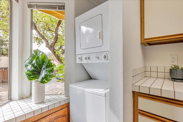 2575 Oak Road, Walnut Creek CA: https://media.crmls.org/mediaz/54c56728-61aa-4473-94e4-39e5f13f4b20.jpg
