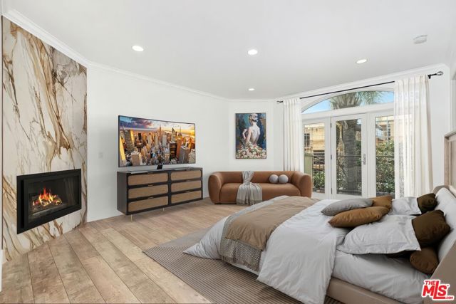 11974 Mayfield Avenue, Los Angeles CA: https://media.crmls.org/mediaz/54c5831e-2bcd-4c01-80c3-bde4effcae3c.jpg