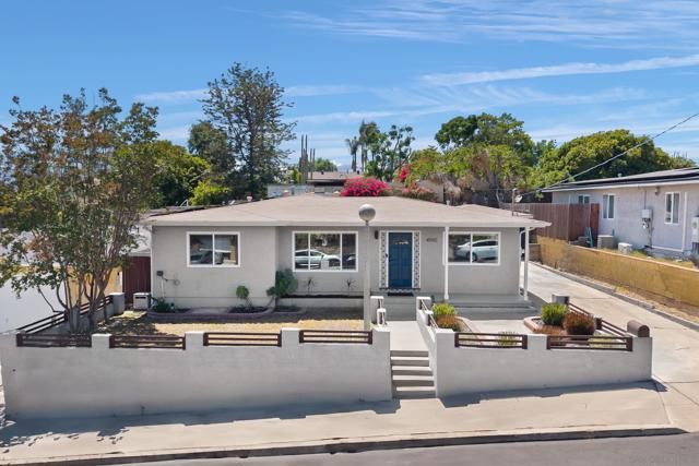 4542 Toni Lane, La Mesa CA: https://media.crmls.org/mediaz/54c5f01b-7bd0-458f-a065-5b7c21b72f7d.jpg
