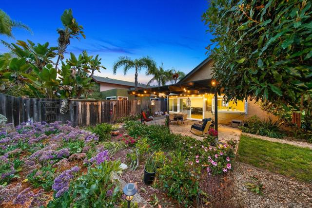 1554 Traveld Way, Encinitas CA: https://media.crmls.org/mediaz/54c60cb6-c484-4f60-8f92-0703eadd4f14.jpg