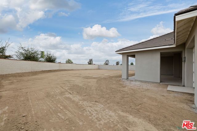 3719 Pathway Court, Bakersfield CA: https://media.crmls.org/mediaz/54c65841-9fb9-498c-ae66-cbdf2c89353d.jpg