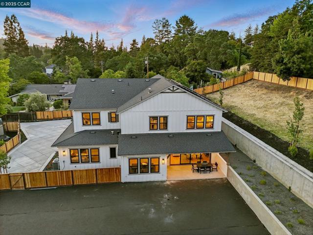 180 Castle Hill Ranch, Walnut Creek CA: https://media.crmls.org/mediaz/54c6ac73-4f12-4d85-89d0-883d5b5eddc0.jpg