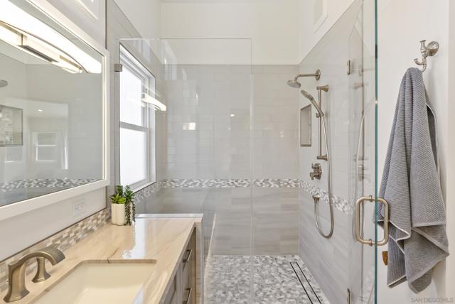 1458 Clark Court, Vista CA: https://media.crmls.org/mediaz/54c6b4f3-8a9a-4386-8b81-ec5163c562d1.jpg