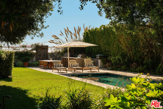 Image 5 of 72 For 705 Palisades Beach Road