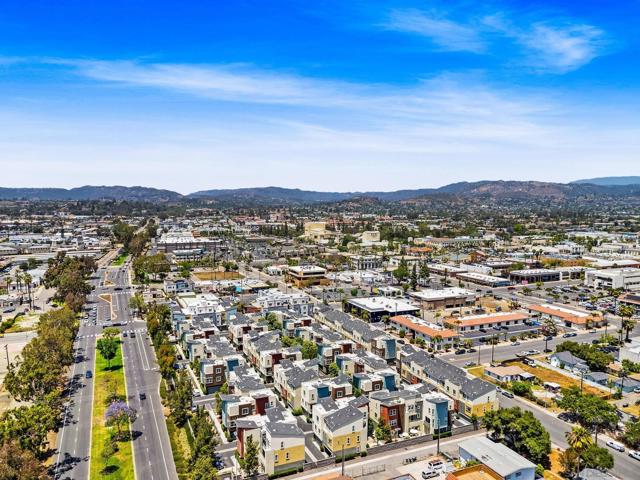316 Antoni Glen, Escondido CA: https://media.crmls.org/mediaz/54c71fd4-e172-41e1-97bb-bb61003cc992.jpg