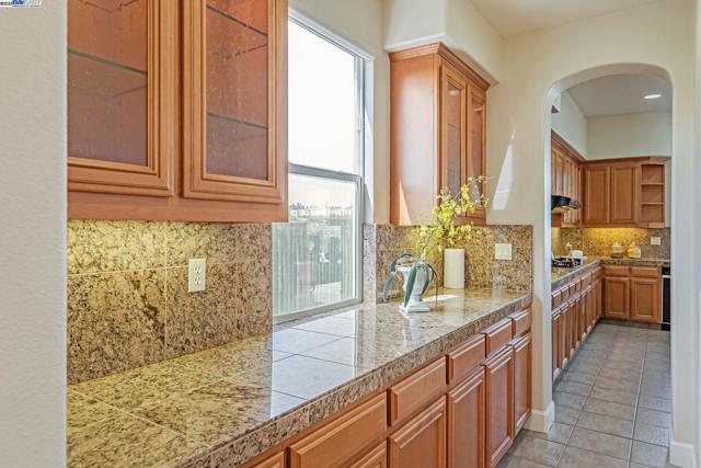 Image 16 of 51 For 9542 Velvet Leaf Cir