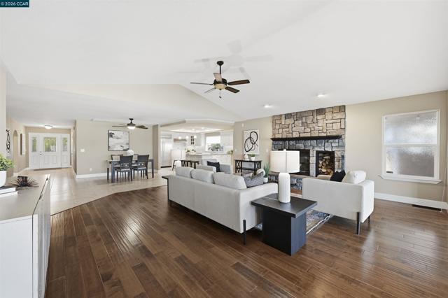 1963 Windward Pt, Discovery Bay CA: https://media.crmls.org/mediaz/54c740f3-b403-4205-a35b-6fa4ef924407.jpg