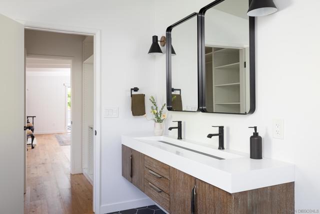 6529 Manana Place, San Diego CA: https://media.crmls.org/mediaz/54c78cb5-e0d3-4265-b2a4-3867021f2ab9.jpg