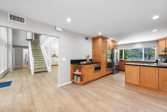1253 Willsbrook Court, Westlake Village CA: https://media.crmls.org/mediaz/54c7a3df-a3f2-4775-b7ec-0d75e85e336d.jpg