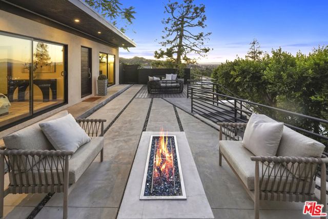 Photo of 3838 Buena Park Drive, Studio City, CA 91604