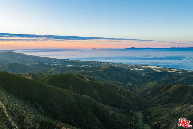 1915 Monte Alegre Drive, Carpinteria CA: https://media.crmls.org/mediaz/54c7d3ed-bdcb-4281-807d-f8bbc776c082.jpg