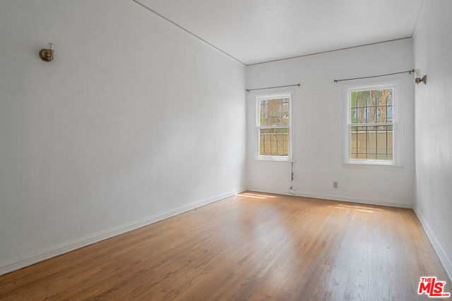 712 S Stanley Avenue, Los Angeles CA: https://media.crmls.org/mediaz/54c7dfa7-1ce2-4b58-b782-d12d82e87fb1.jpg