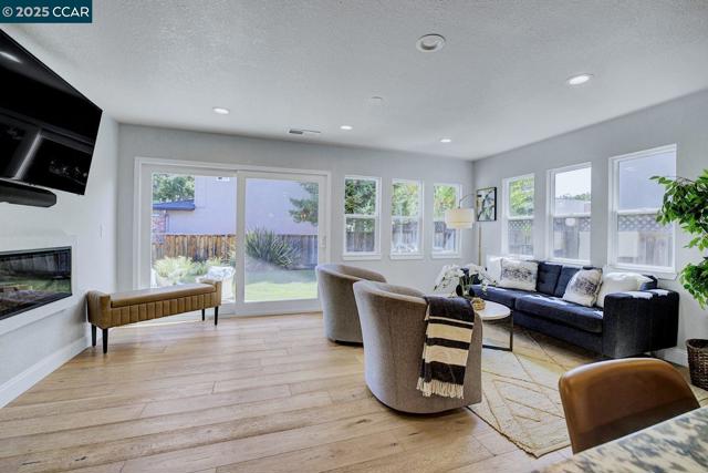 3958 W Las Positas Blvd, Pleasanton CA: https://media.crmls.org/mediaz/54c90377-8755-4267-8f60-1980d3153d91.jpg
