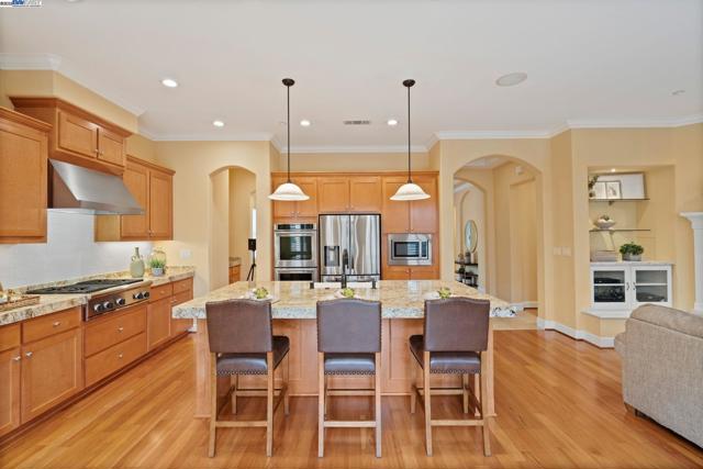 1646 Cascina Ct, Livermore CA: https://media.crmls.org/mediaz/54c9c1bc-9faf-40a9-b19f-d4cbda268797.jpg
