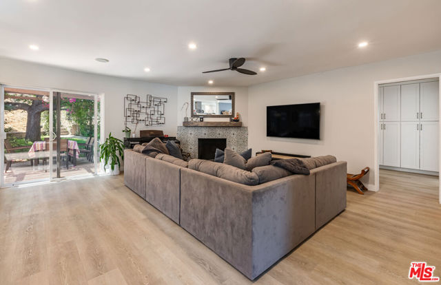 6941 Scarborough Peak Drive, West Hills CA: https://media.crmls.org/mediaz/54ca2982-a330-408b-9dbb-16c7a74eddda.jpg