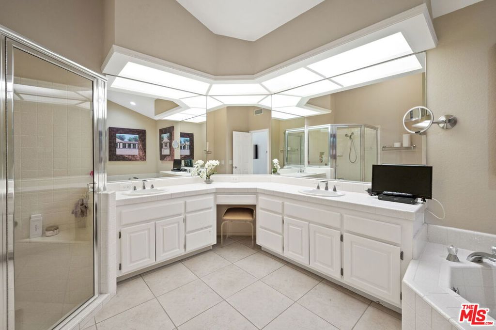 MLS #25612727 image #21