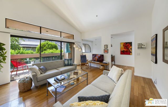 475 Village Square, Palm Springs CA: https://media.crmls.org/mediaz/54ca887d-296f-47cf-a6d5-d83dab0c5137.jpg