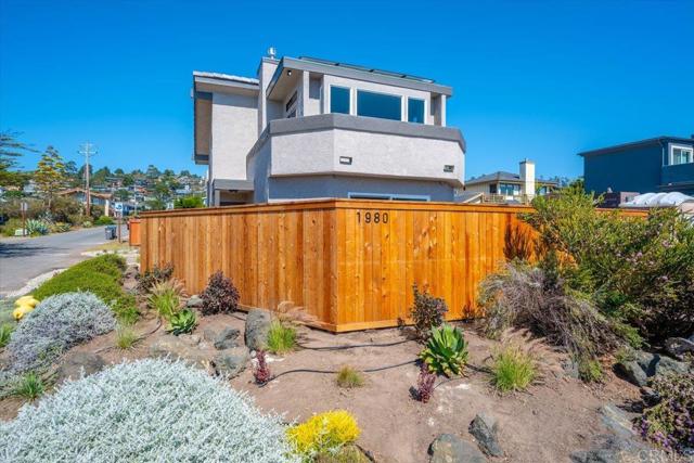 Detail Gallery Image 9 of 52 For 1980 Sherwood Dr, Cambria,  CA 93428 - 2 Beds | 2 Baths