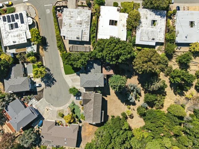 5529 Feather Court, Castro Valley CA: https://media.crmls.org/mediaz/54caee07-94a7-4555-be63-5200d11df2f1.jpg