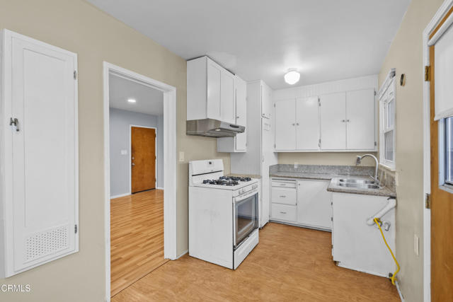 Detail Gallery Image 17 of 24 For 1268 Mentone Ave, Pasadena,  CA  - – Beds | – Baths