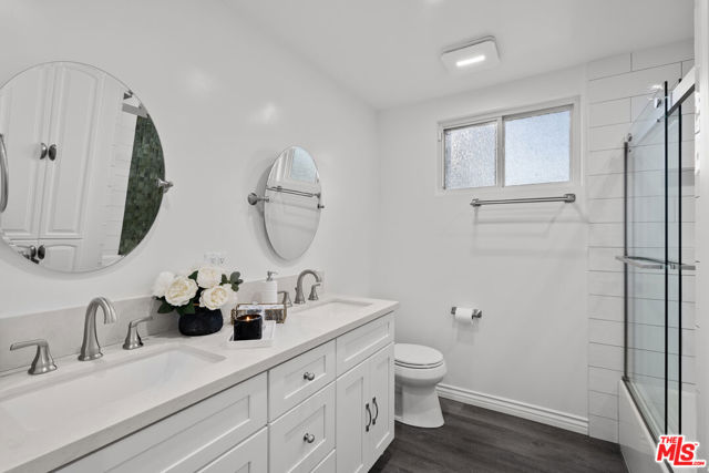 18352 Donmetz Street, Porter Ranch CA: https://media.crmls.org/mediaz/54cb06d7-8cef-437a-a192-a9b86d35155f.jpg