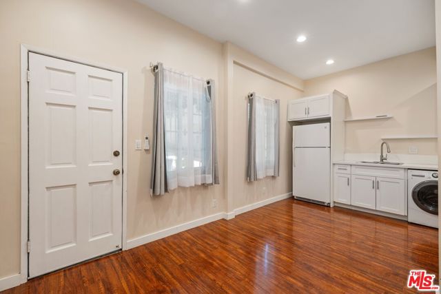 1115 N Beverly Glen Boulevard, Los Angeles CA: https://media.crmls.org/mediaz/54cb7ecc-29fb-4e9d-8f5a-f1eae79e27fe.jpg