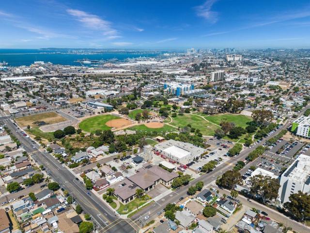 721 27 E 22nd St, National City CA: https://media.crmls.org/mediaz/54cbdbd5-78da-4f7c-b12f-00ae8d967631.jpg
