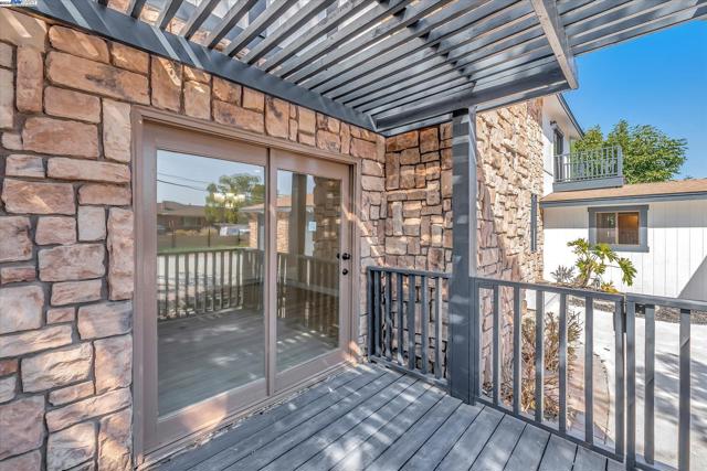 Image 29 of 60 For 4280 Hillview Dr