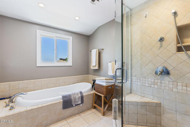 3643 Hampstead Road, Glendale CA: https://media.crmls.org/mediaz/54cbf55a-44ca-4d82-8ca9-42112313d999.jpg