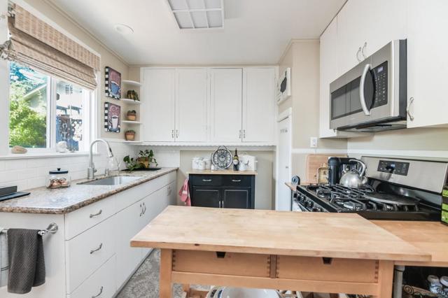 700 Howard Avenue, Burlingame CA: https://media.crmls.org/mediaz/54cce0cd-066c-4772-97cc-8e0e91a0ebe5.jpg