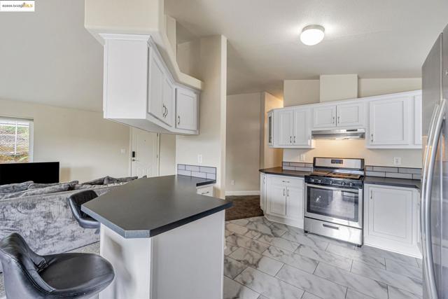 16711 Marsh Creek Rd, Clayton CA: https://media.crmls.org/mediaz/54cd0b55-7695-4ab9-85c3-5edab9a26bce.jpg