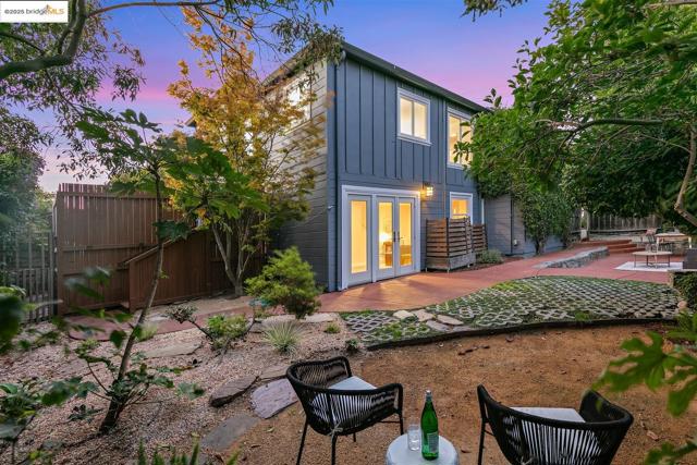 1009 Richmond st, El Cerrito CA: https://media.crmls.org/mediaz/54cd3837-9870-40ec-b48f-36fa6a79290e.jpg