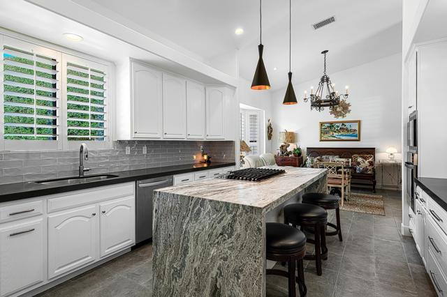 21 Mission Palms W, Rancho Mirage, CA 92270