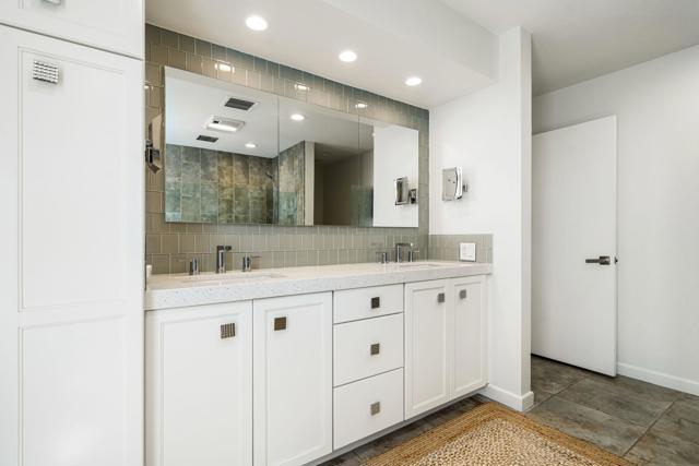 75768 Valle Vista Drive, Indian Wells CA: https://media.crmls.org/mediaz/54cda2cf-7893-4555-94c9-c61477285298.jpg