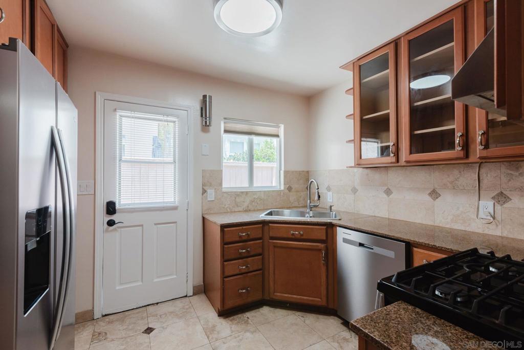 7347 Fay Ave - photo 6