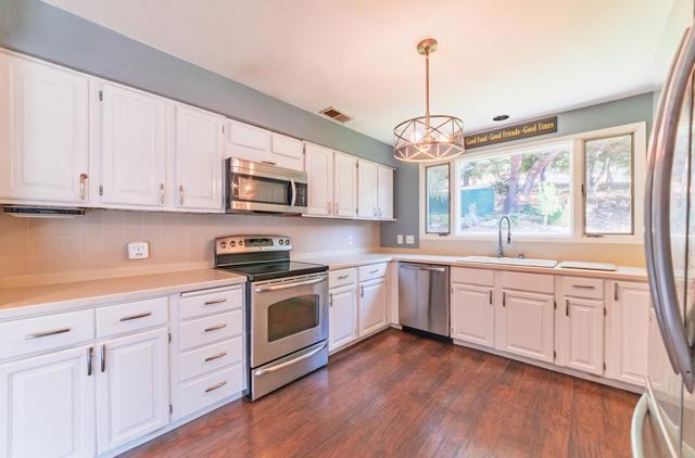 20210 Wilder Court, Salinas CA: https://media.crmls.org/mediaz/54ceb415-ad04-4210-92ef-643efd397a83.jpg