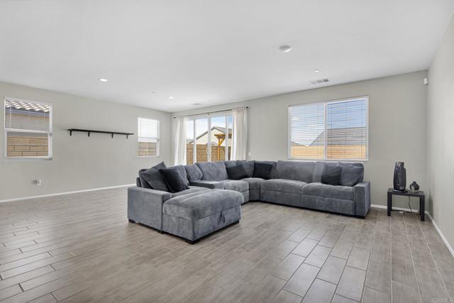 11912 Olivine Rd, Victorville, CA 92392 photo 13