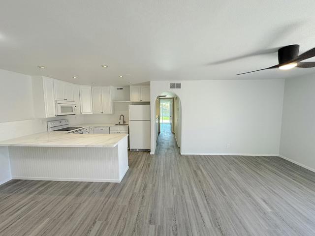 1262 Sunflower N Circle, Palm Springs CA: https://media.crmls.org/mediaz/54cfbf64-29a7-4297-9495-89be72cb7212.jpg