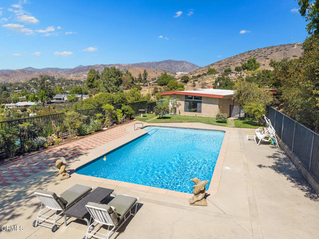 9728 Shadow Island Drive, Shadow Hills CA: https://media.crmls.org/mediaz/54d01db9-dbff-4148-b27f-f9621ec0bb7a.jpg