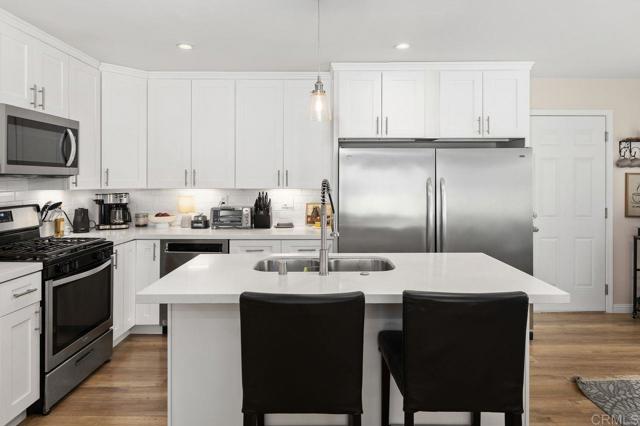 833 Halecrest Drive, Chula Vista CA: https://media.crmls.org/mediaz/54d0542d-ce50-4197-b2f2-99e8c7aa0350.jpg