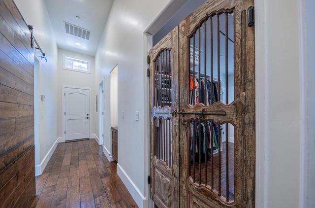 9247 Holly Hill Drive, Salinas CA: https://media.crmls.org/mediaz/54d0d15e-5cfb-496a-ad2e-107c4da879d0.jpg