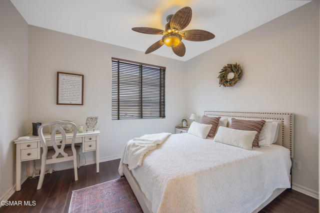 943 Paseo Barona, Camarillo CA: https://media.crmls.org/mediaz/54d0f26b-d8aa-4d61-bddb-0e332b7d603f.jpg