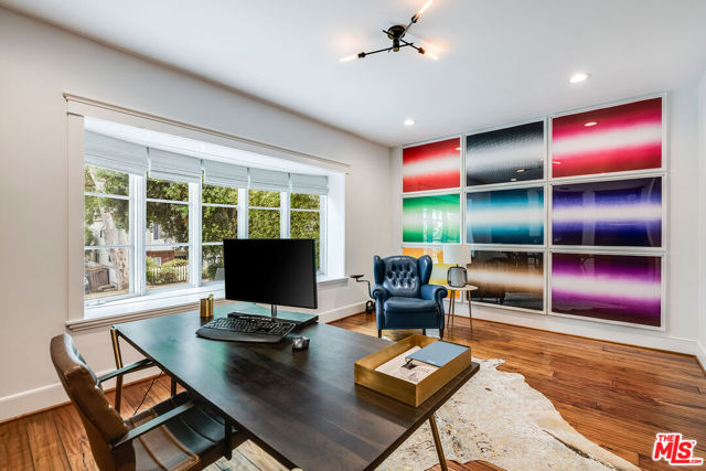 755 31st Street, Manhattan Beach CA: https://media.crmls.org/mediaz/54d10c72-592c-4d42-a2a3-69bb8d210a37.jpg