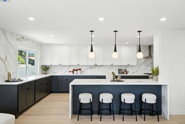 4253 Mirador Dr, Pleasanton CA: https://media.crmls.org/mediaz/54d1d8e0-a112-46ed-8990-efc5cdee30f7.jpg