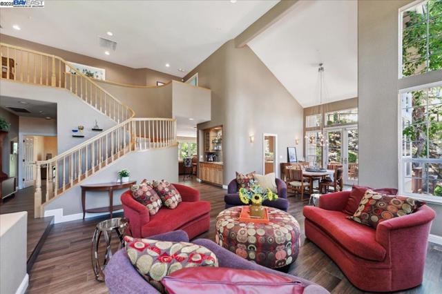 3761 SMALLWOOD COURT, Pleasanton CA: https://media.crmls.org/mediaz/54d1da29-2b0f-4d0d-9b31-da455d374ef3.jpg