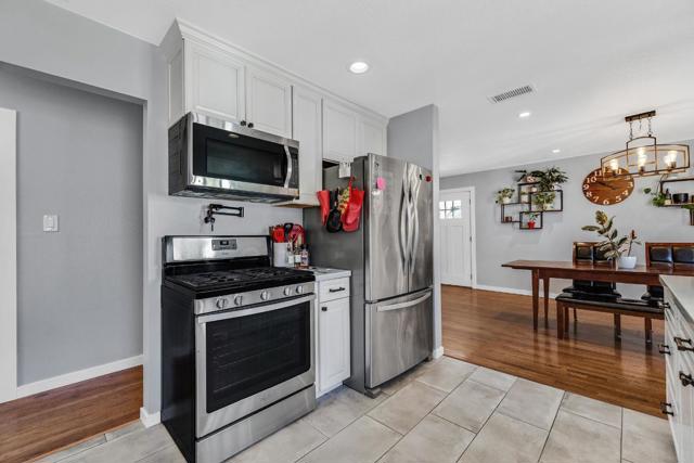1324 Linda Mar Boulevard, Pacifica CA: https://media.crmls.org/mediaz/54d335fe-cf51-41d7-b8dc-c17d3090f9a2.jpg