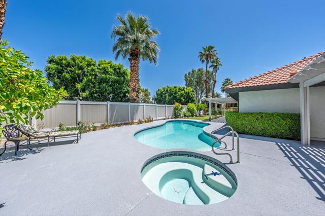 Image 12 of 37 For 72890 Amber Street