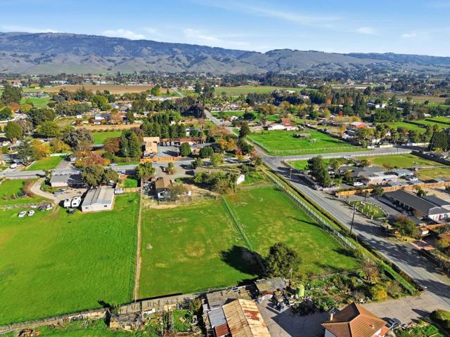 12101 Columbet Avenue, San Martin CA: https://media.crmls.org/mediaz/54d37cf7-a457-44aa-9070-3228c427fb98.jpg